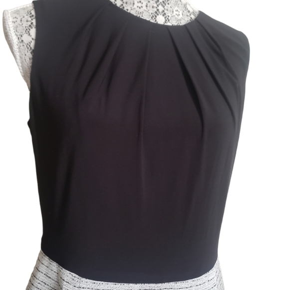 JONES New York Black And Silver Tweed Dress Suit. - Picture 8 of 16